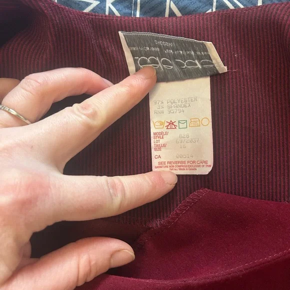 Vintage Leslie Belle Two-Tone Burgundy and Black Open Front Jacket - Picture 7 of 9